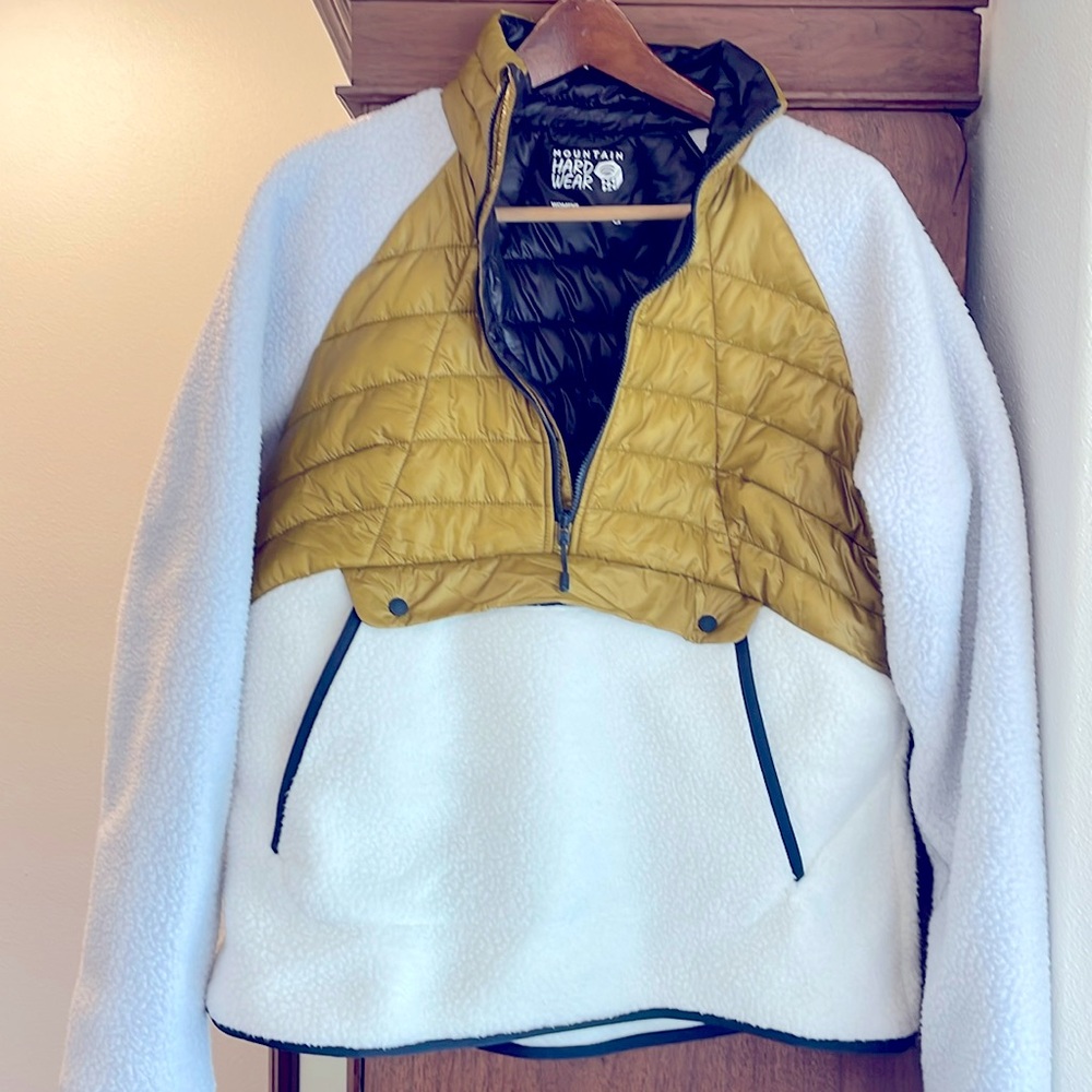 NWOT Mtn Hardware teddy, cream, grey and gold large